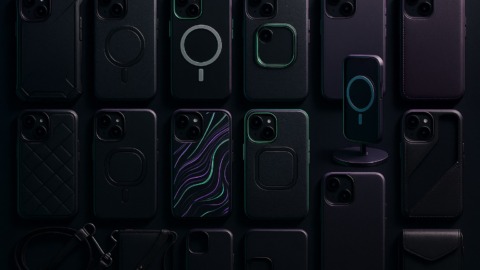 Ilustracja przedstawiająca różnorodne etui i akcesoria do iPhone 17 na ciemnym tle.