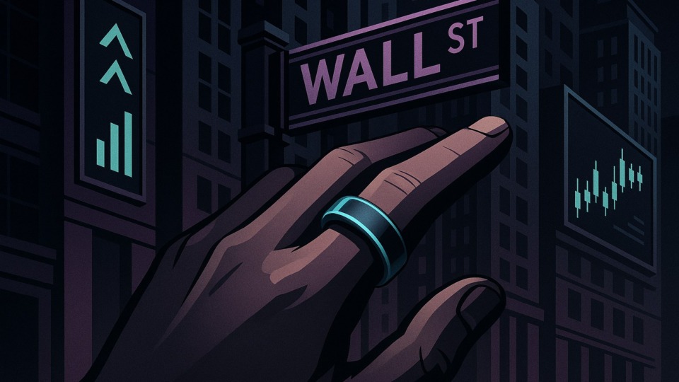 Futurystyczny pierścień na palcu w scenerii Wall Street.